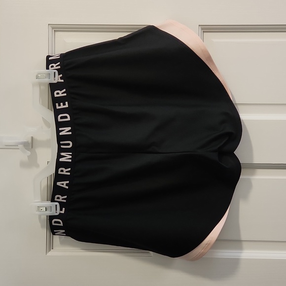 Under Armour Shorts XL - Picture 2 of 8